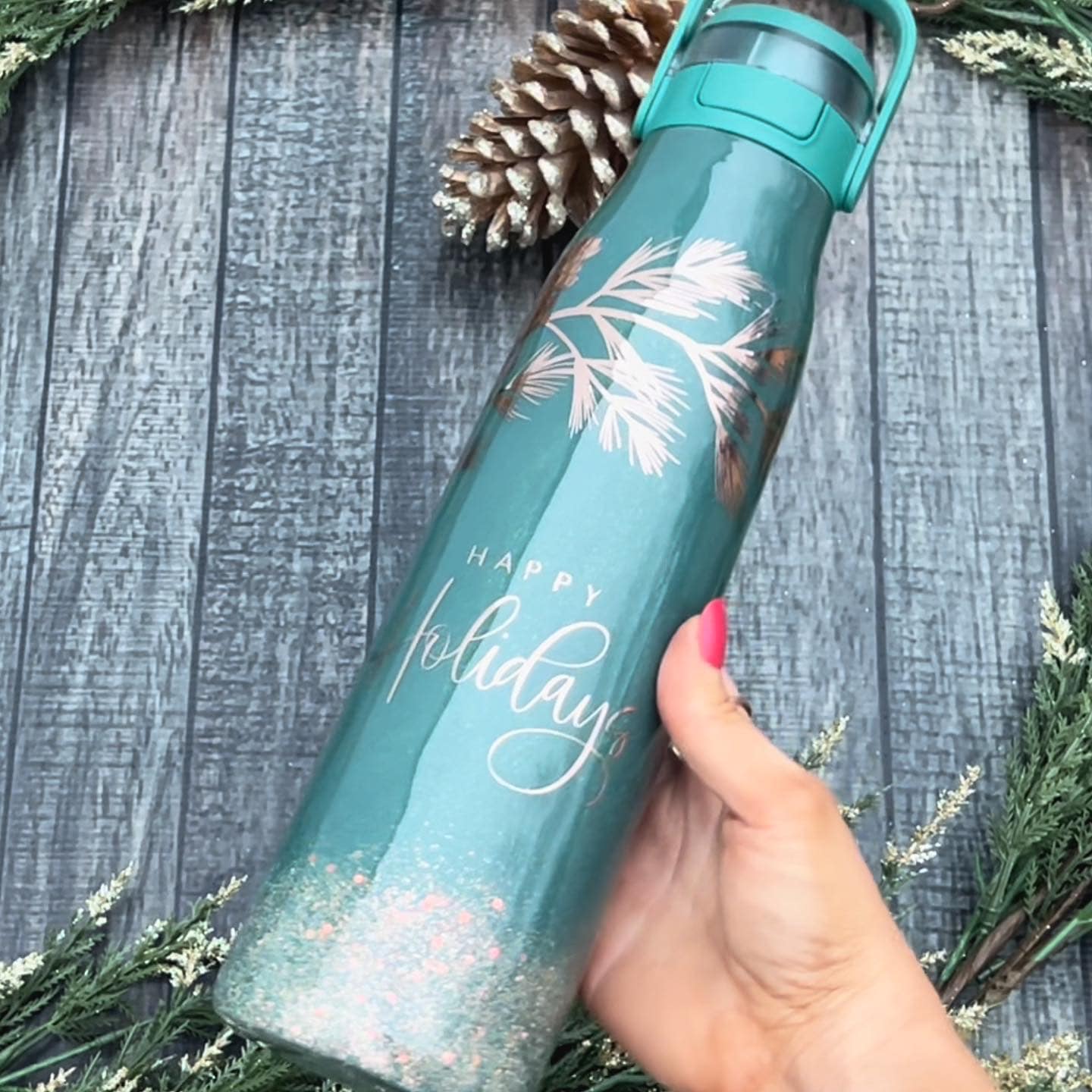 HAPPY HOLIDAYS GREEN AND GOLD TUMBLER TUTORIAL! Day 11 of 12 Days of Christmas!